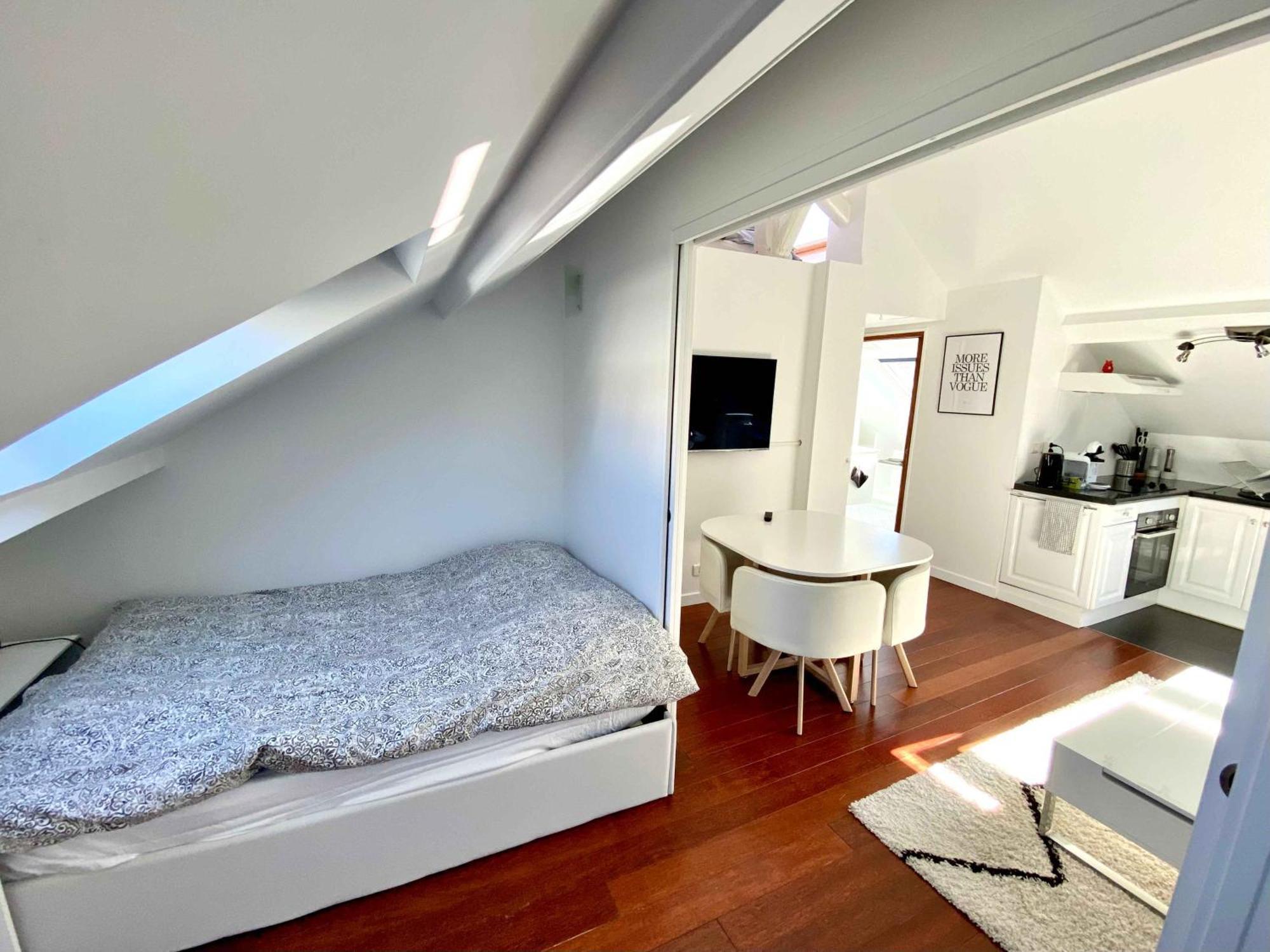 Magnifique 2 Pieces Theatre De Apartment *
